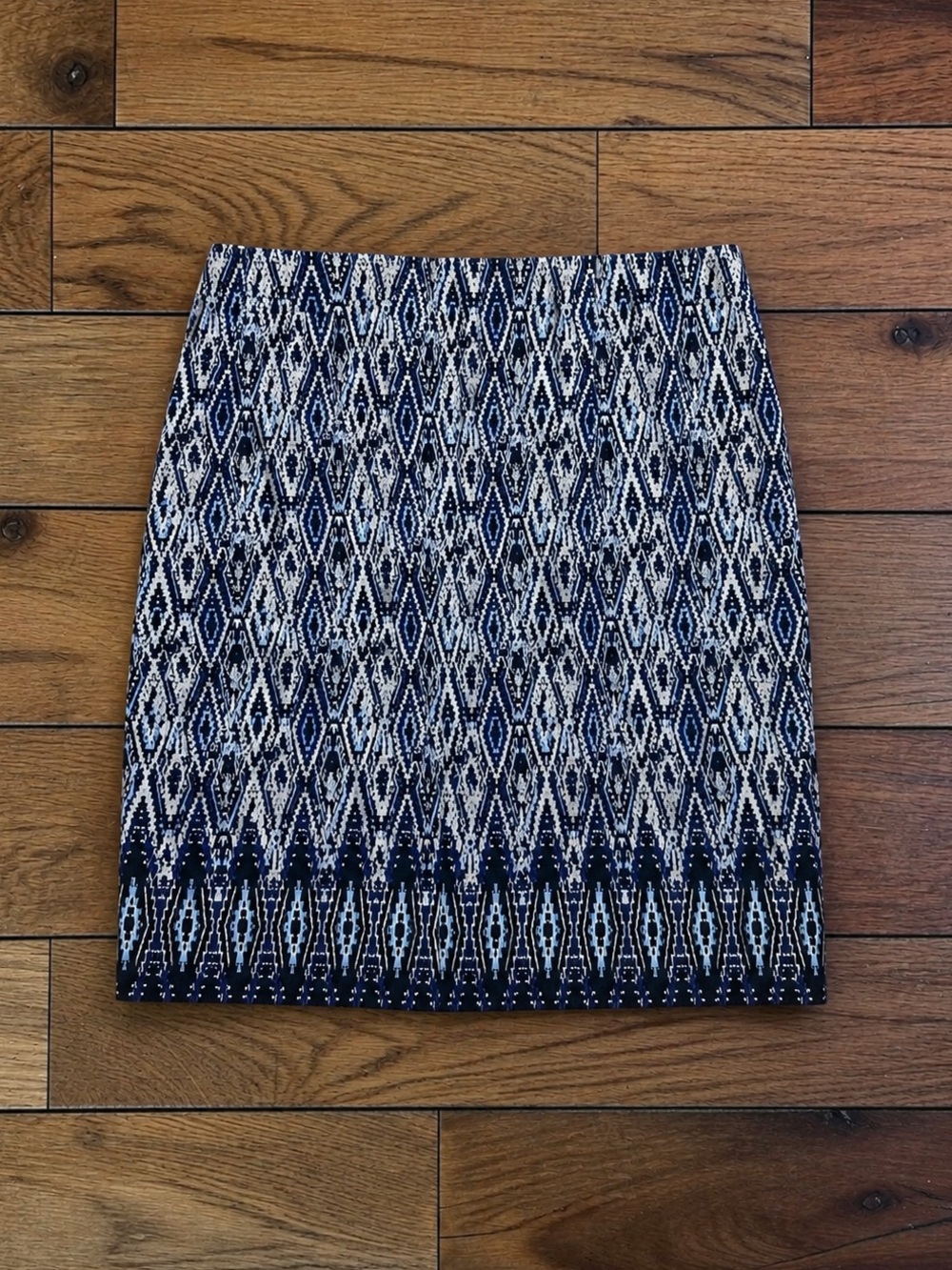 Women’s M J.Jill Blue White Ikat Diamond Print Stretch Knit Pencil Skirt